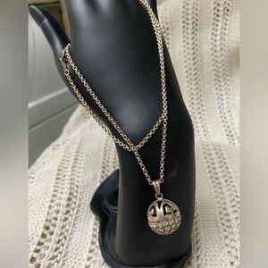 Elegant Silver Pendant Necklace